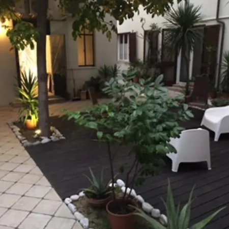 B&B Lounge-3